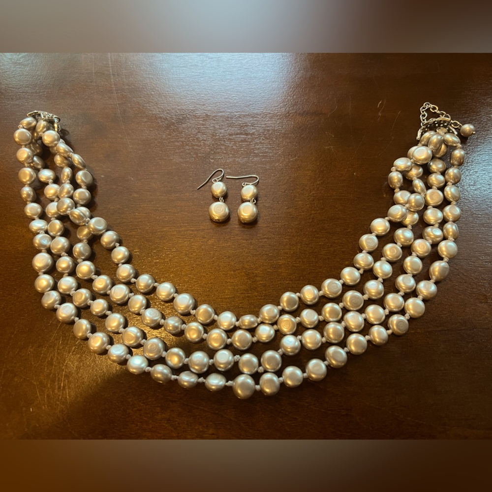 Ann Taylor necklace and earring set EUC